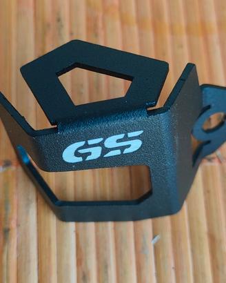 Protezione  posteriore serbatoio olio freni