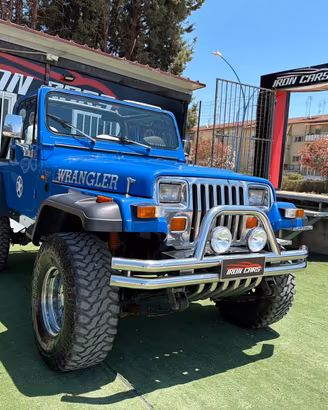 Jeep Wrangler yj 2.5 con motore 4.0