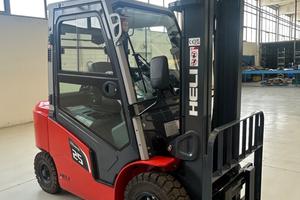 Carrello elevatore HELI 25 qli cabinato