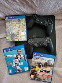PlayStation 4 Slim con 2 controller e 3 giochi