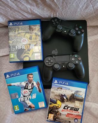 PlayStation 4 Slim con 2 controller e 3 giochi