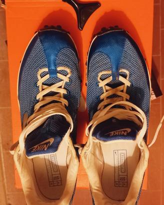 Scarpa Nike atletica leggera chiodata