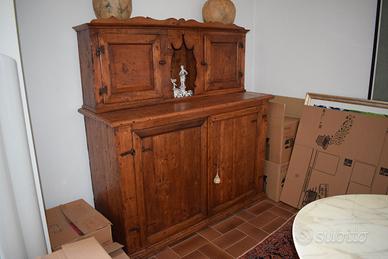 Credenza del 600 con alzata
