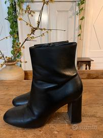 Stivaletti neri “Sergio Levantesi”