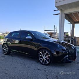 Giulietta carbon look 