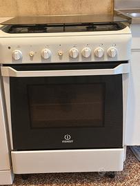 Cucina gas Indesit