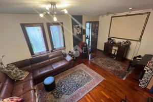 VILLA A SCHIERA A MANTOVA