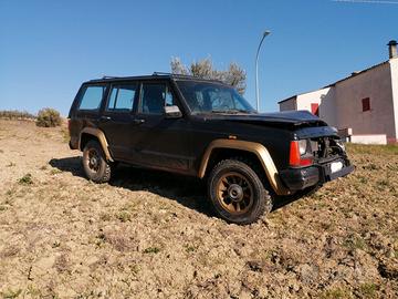 Disponibili ricambi Jeep Cherokee xj 