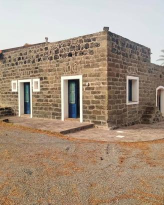 Rustico / Casale di 402 m² con più di 5 locali a P