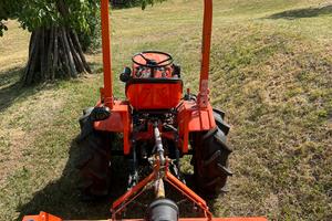 TRATTORE KUBOTA B7001