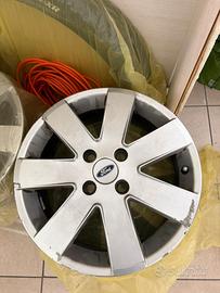 Cerchi in lega 16'' ford
