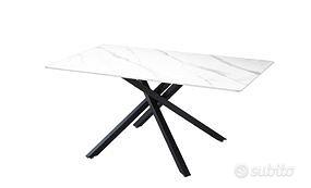 Tavolo con top in Ceramica