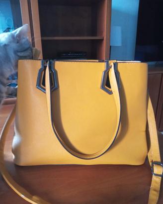 Borsa donna color giallo ocra manici e tracolla