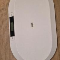 Bilancia pesa neonati