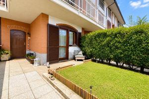 VILLA A SCHIERA A NICHELINO