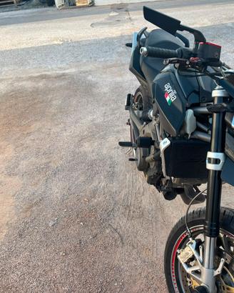 APRILIA SCHIVER 750