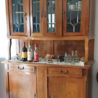 Credenza in stile antico in legno massello