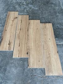 Piastrelle in gres porcellanato effetto legno