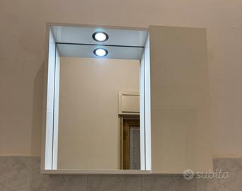 Specchio con pensile