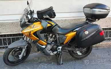 Honda Transalp XL 700 V accessoriata 