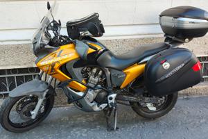 Honda Transalp XL 700 V accessoriata 