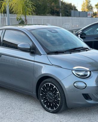 Fiat 500e 3+1 42 kWh Icon 2022 NAVI