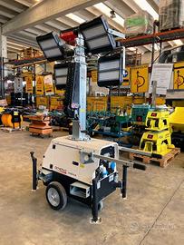 TORRE FARO LED 4X240W NUOVA