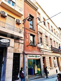 Palazzo d'epoca commerciale Via Manno