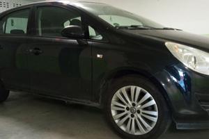 Opel Corsa 1.2 Cosmo GPL nera