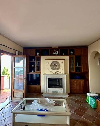 Villa di 105 m² con più di 5 locali e posto auto a