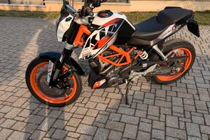 KTM Duke 390 (2013) A2