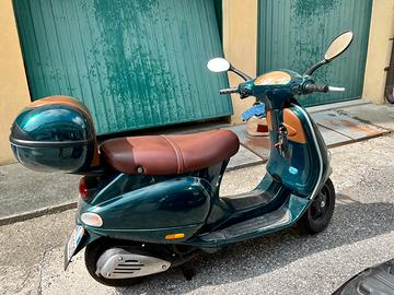 Vespa ET4 125 verde scuro