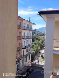 APPARTAMENTO CENTRALISSIMO CON POSTO AUTO E MONTAS