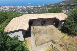 Attività / Licenza di 200 m² con 3 locali a Sorren