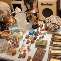 Oggetti vari, soprammobili, quadri, maschere