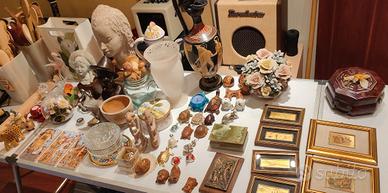 Oggetti vari, soprammobili, quadri, maschere