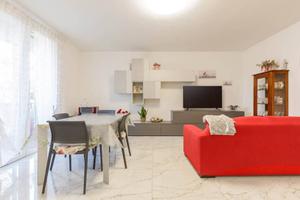Appartamento di 107 m² con 4 locali e box auto a P