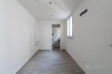 MONOLOCALE A CASERTA