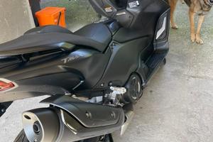 Yamaha tmax 560 anno 2022
