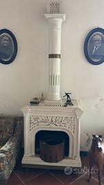 Prestigiosa Stufa in ceramica di Castellamonte-