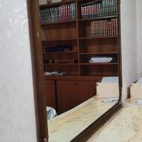 Mobile contenitore con grande specchiera 