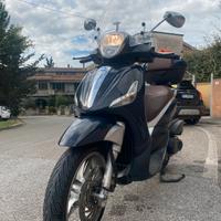 Piaggio Beverly 350