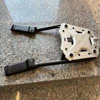 Portapacchi, scarico e porta borse scrambler 1100