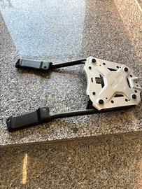 Portapacchi, scarico e porta borse scrambler 1100