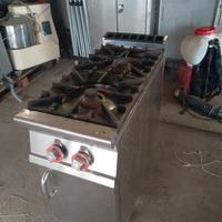 Attrezzatura varia da cucina professionale