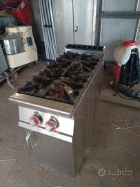 Attrezzatura varia da cucina professionale