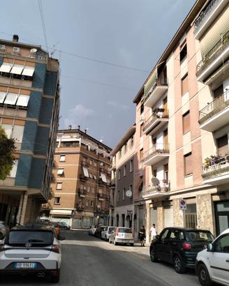 Locale Commerciale Via Castello