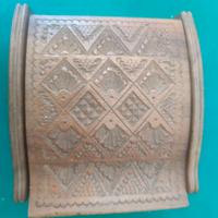 cofanetto in legno intagliato