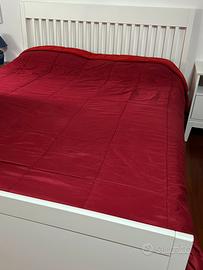 Letto e comodino