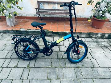 Bici  eletrrica argento piuma